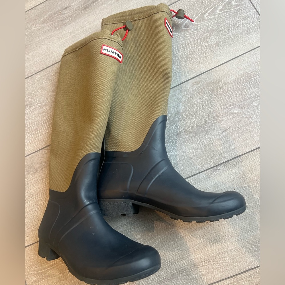 Hunter regent st James canvas and rubber olive and black tall rain boots size 8
